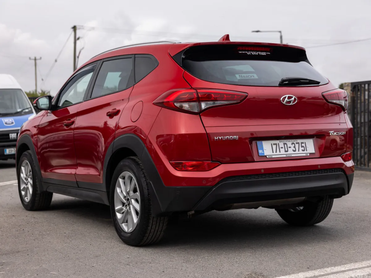 Hyundai Tucson MPV, Diesel, 2017, Red