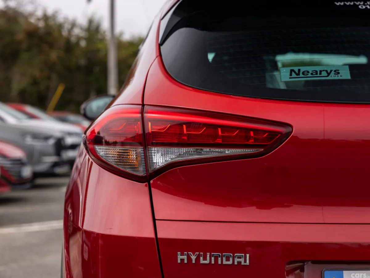 Hyundai Tucson MPV, Diesel, 2017, Red