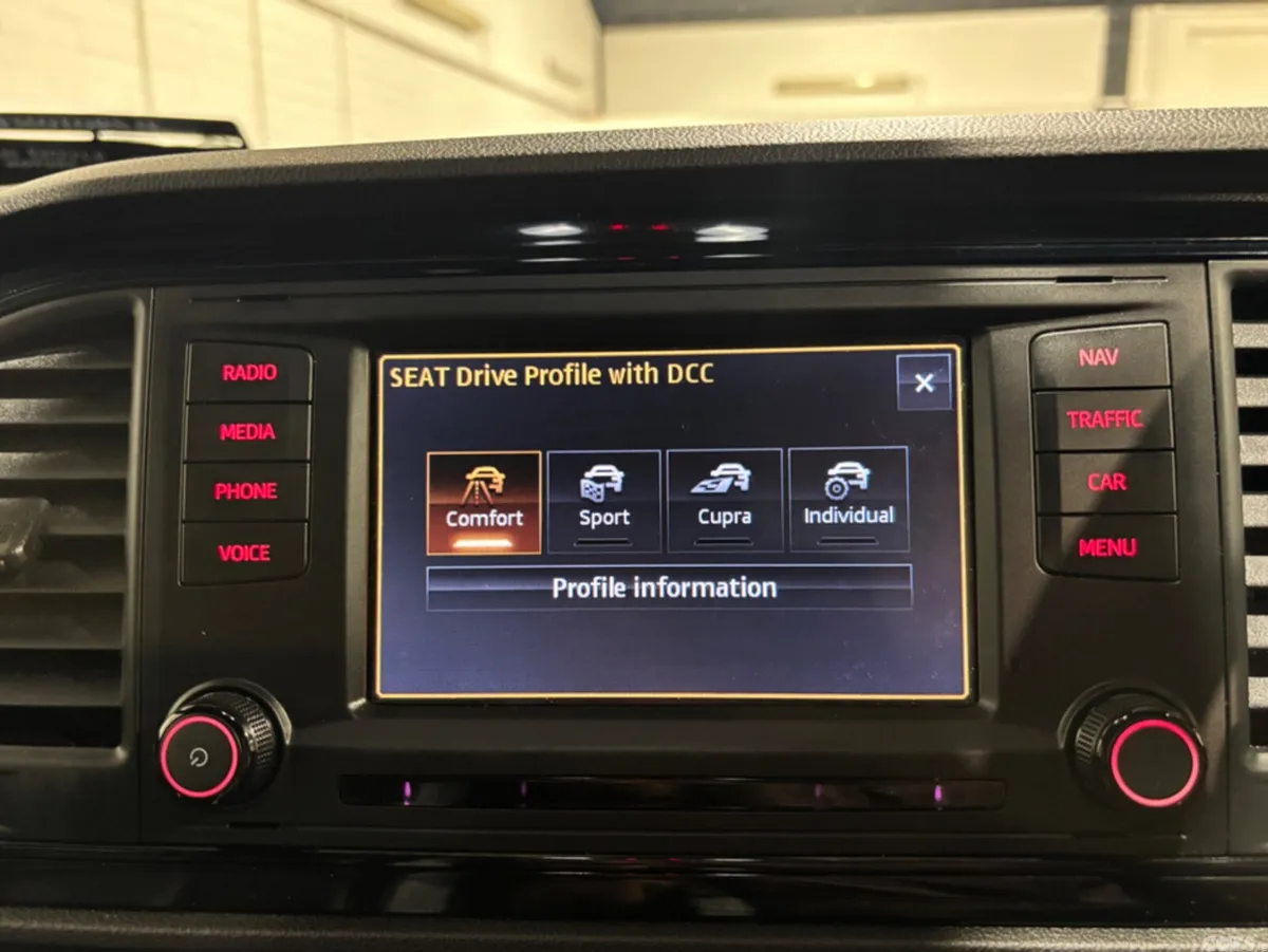 SEAT Leon Estate, Petrol, 2015, Grey