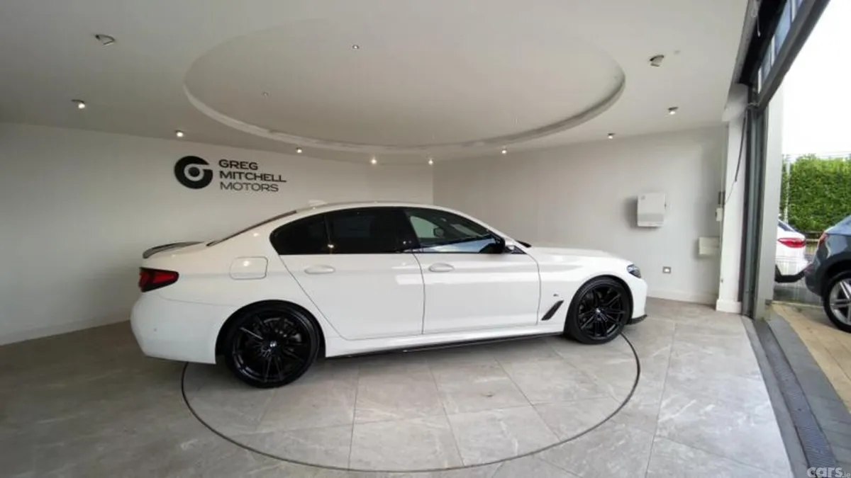BMW 5-Series Saloon, Diesel Hybrid, 2022, White