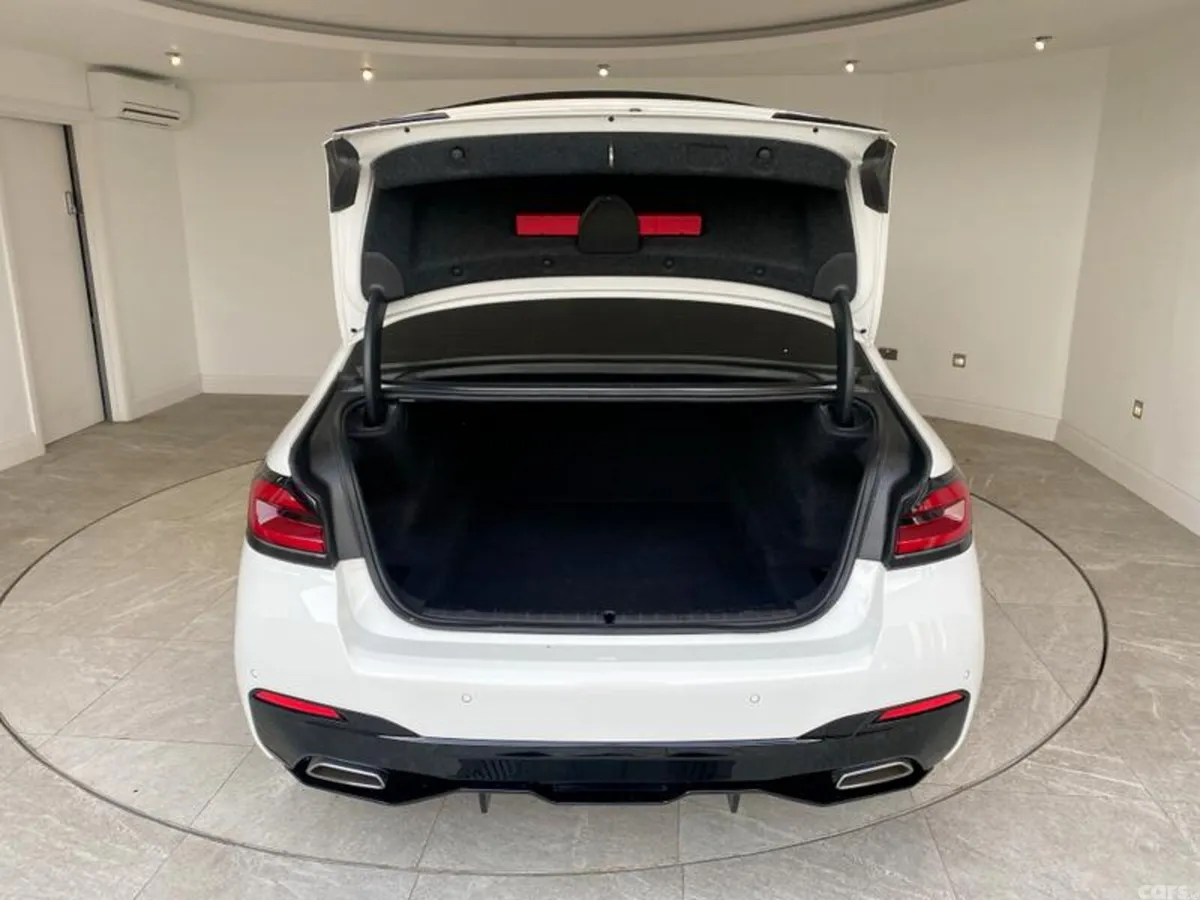 BMW 5-Series Saloon, Diesel Hybrid, 2022, White