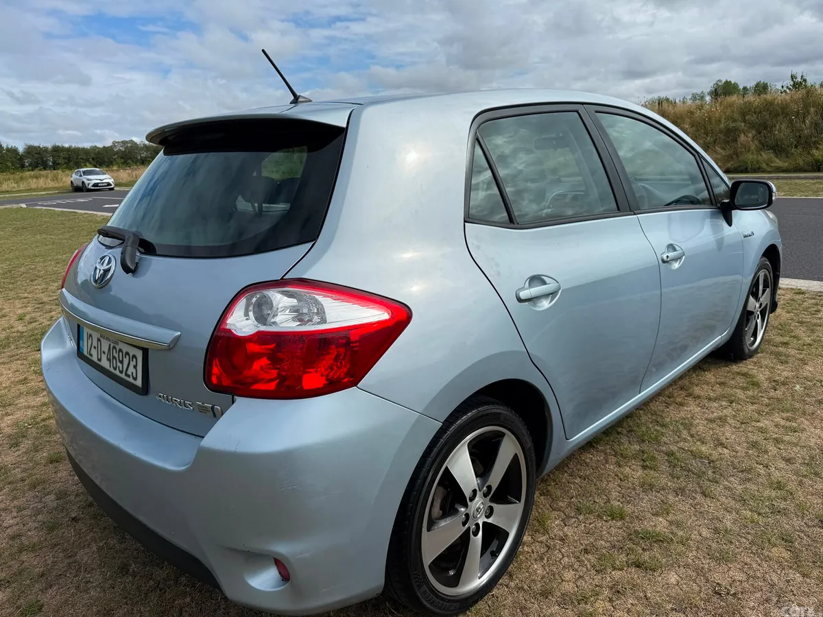 Toyota Auris Hatchback, Petrol Hybrid, 2012, Blue