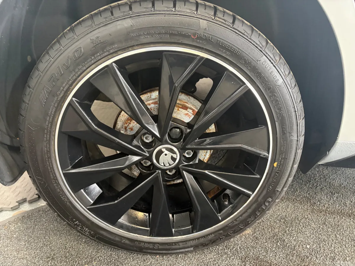 Skoda Fabia Hatchback, Petrol, 2018, Grey