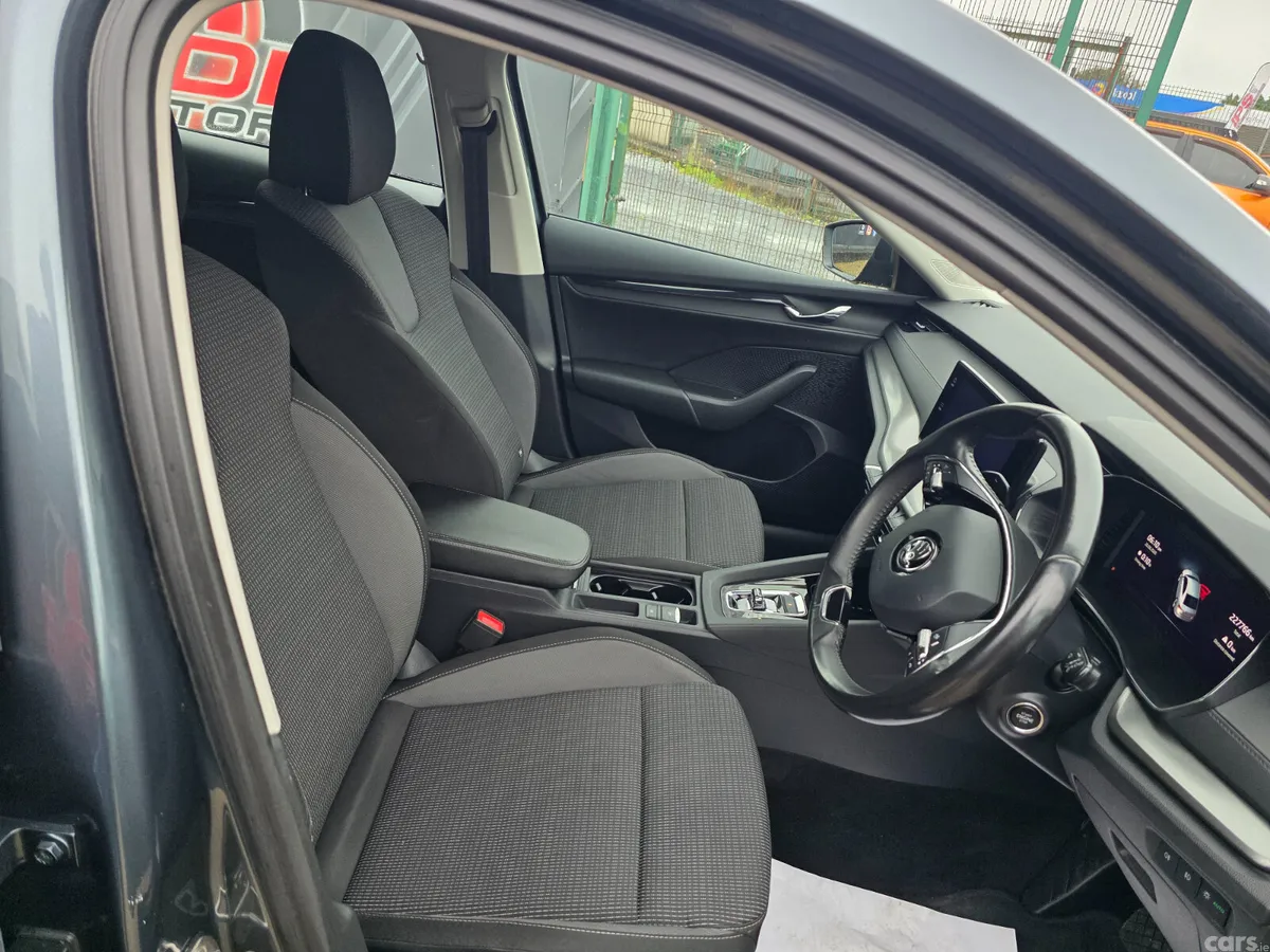 Skoda Octavia Hatchback, Petrol Plug-in Hybrid, 2021, Grey