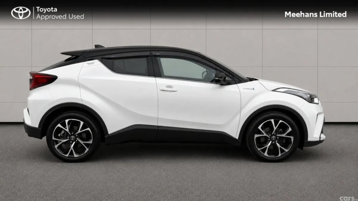 Toyota C-HR SUV, Petrol Hybrid, 2018, White