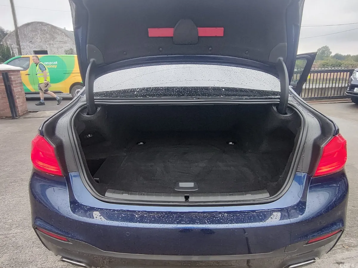 BMW 5-Series Saloon, Petrol Hybrid, 2019, Blue