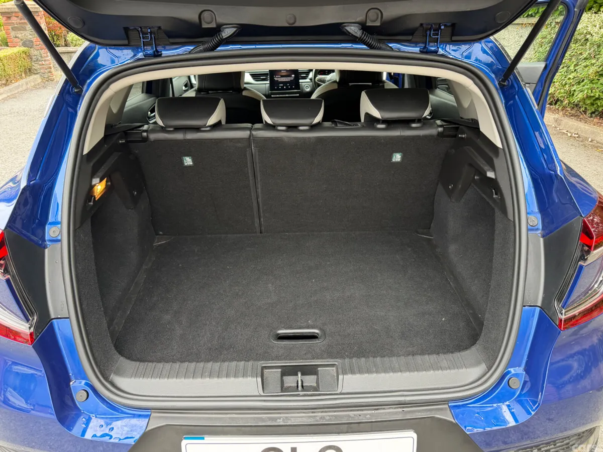 Renault Captur Hatchback, Petrol, 2021, Blue
