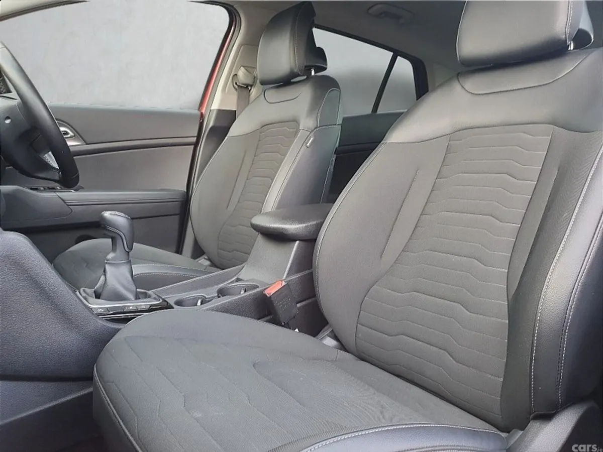 Kia Sportage SUV, Diesel Hybrid, 2024, Red