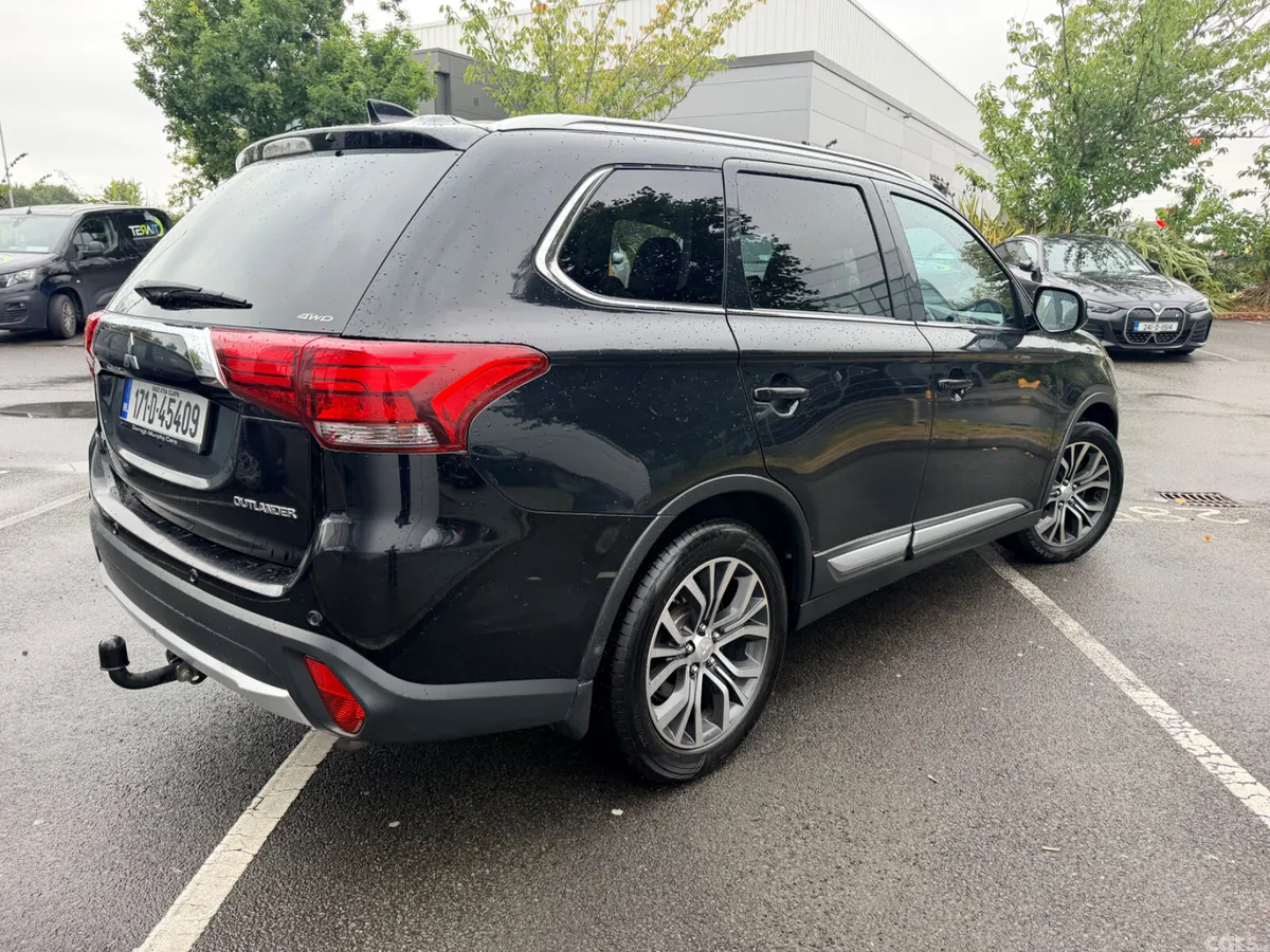 Mitsubishi Outlander SUV, Diesel, 2017, Black