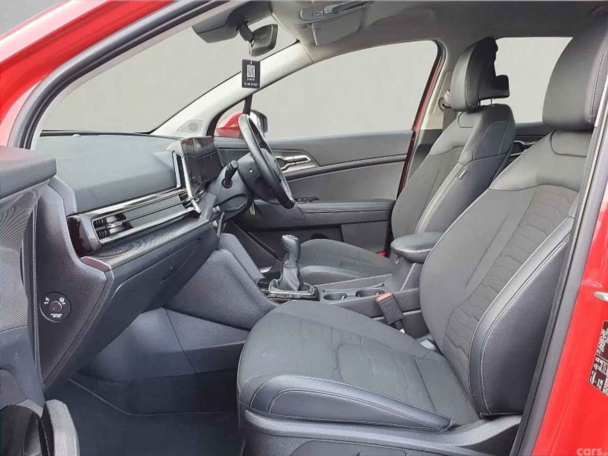 Kia Sportage SUV, Diesel Hybrid, 2024, Red