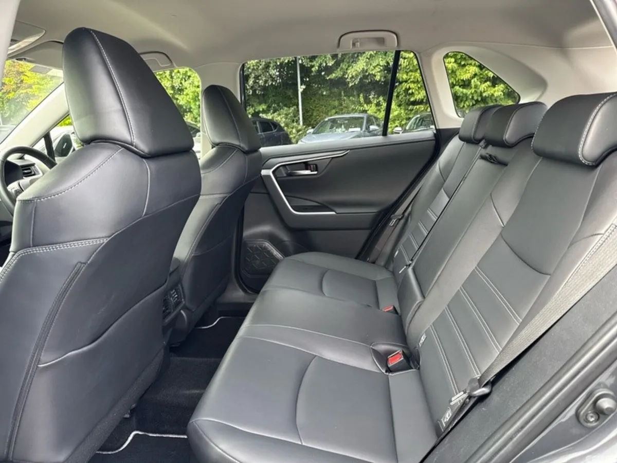 Toyota RAV4 SUV, Petrol Hybrid, 2024, Grey