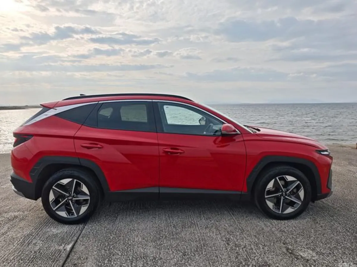 Hyundai Tucson MPV, Diesel, 2024, Red