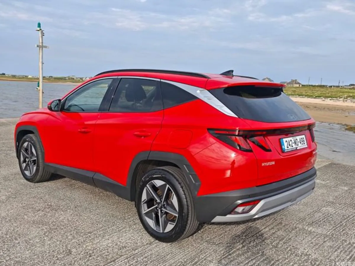 Hyundai Tucson MPV, Diesel, 2024, Red