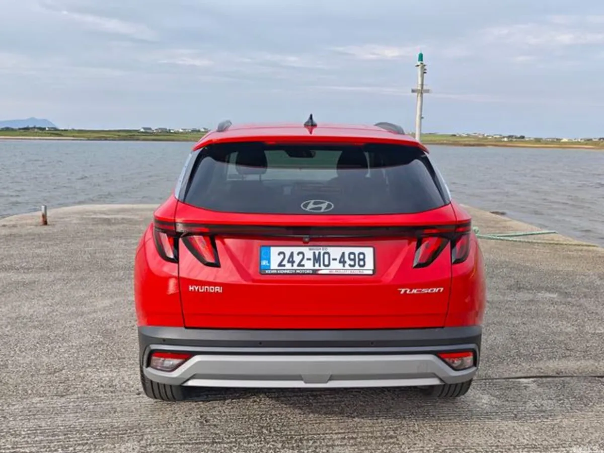 Hyundai Tucson MPV, Diesel, 2024, Red