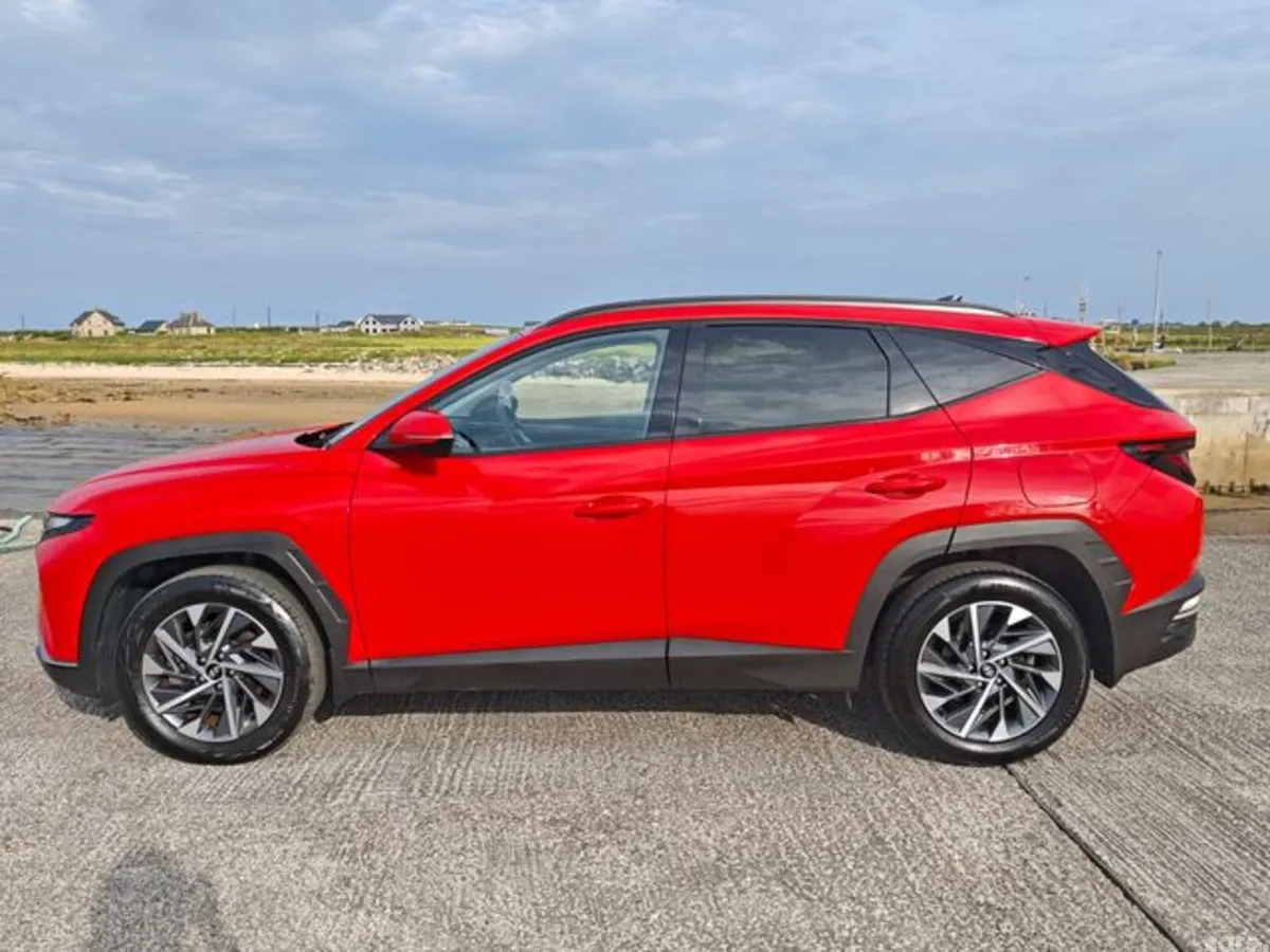 Hyundai Tucson MPV, Diesel, 2024, Red