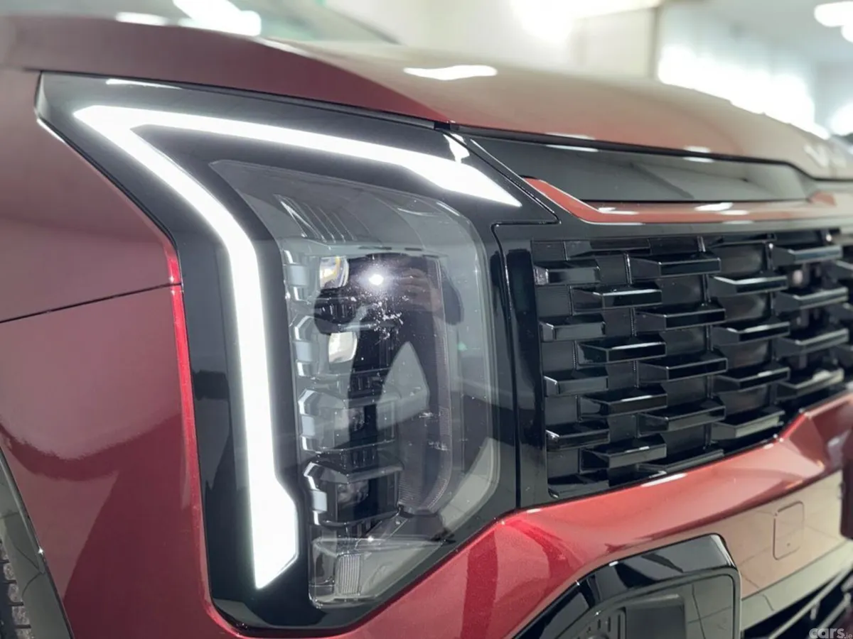 Kia Sportage MPV, Diesel Hybrid, 2026, Red