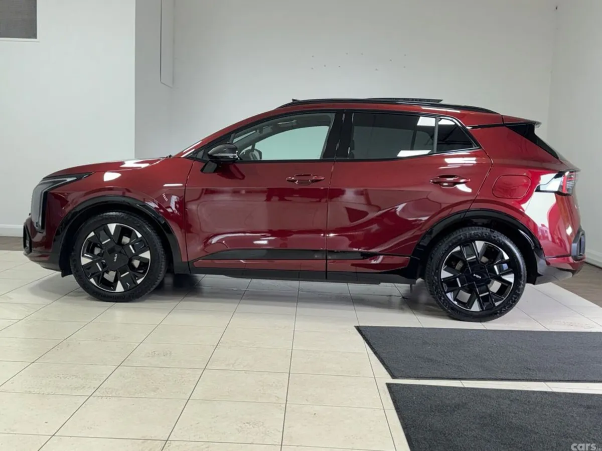 Kia Sportage MPV, Diesel Hybrid, 2026, Red