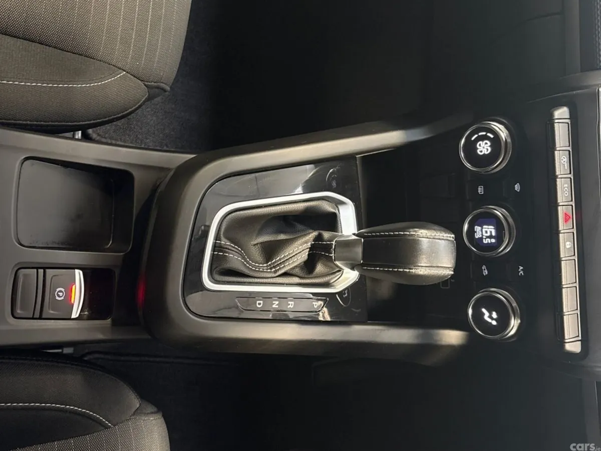 Renault Arkana Hatchback, Petrol, 2023, White