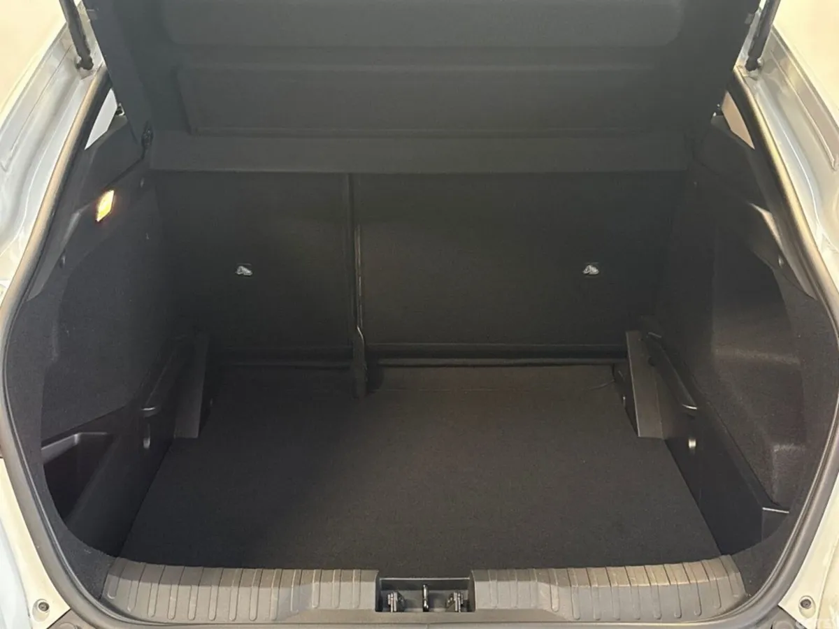 Renault Arkana Hatchback, Petrol, 2023, White