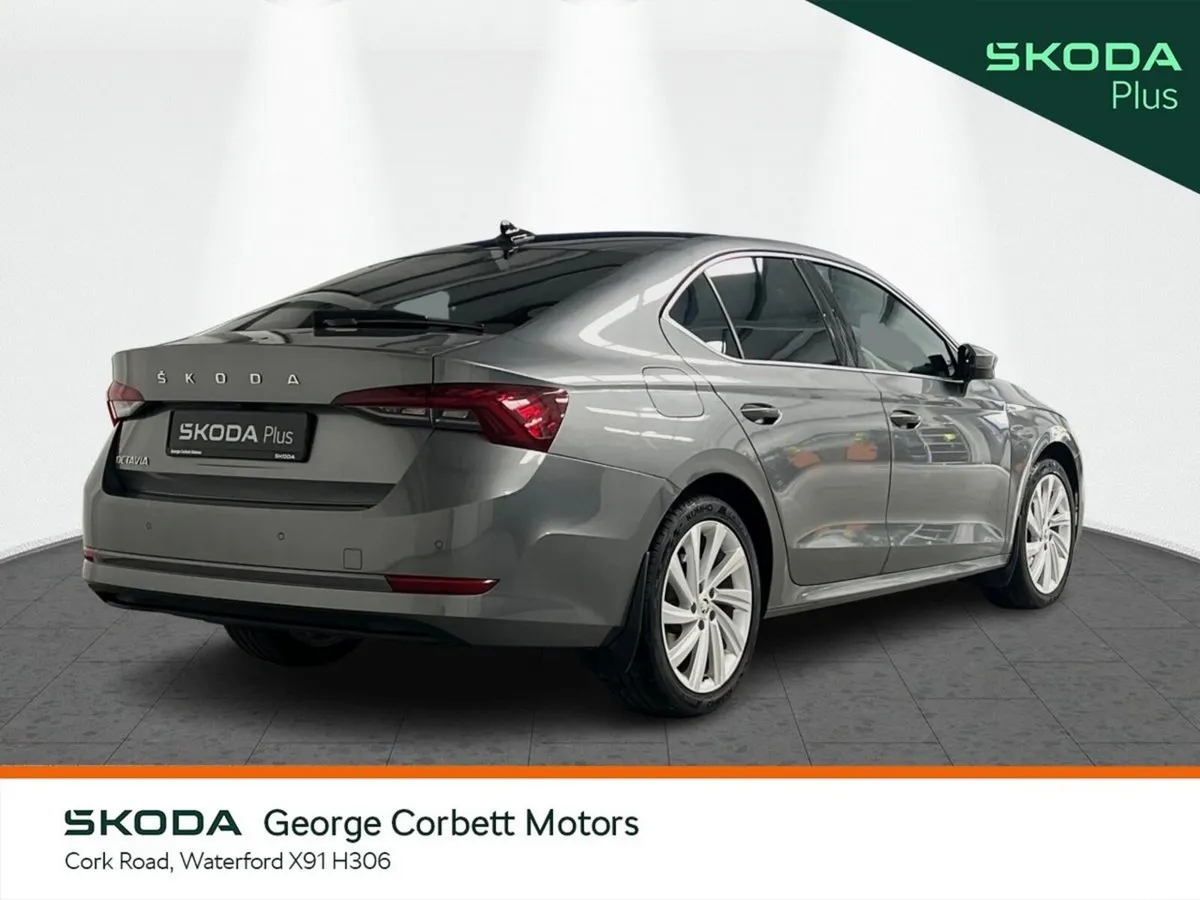 Skoda Octavia Saloon, Diesel, 2024, Grey