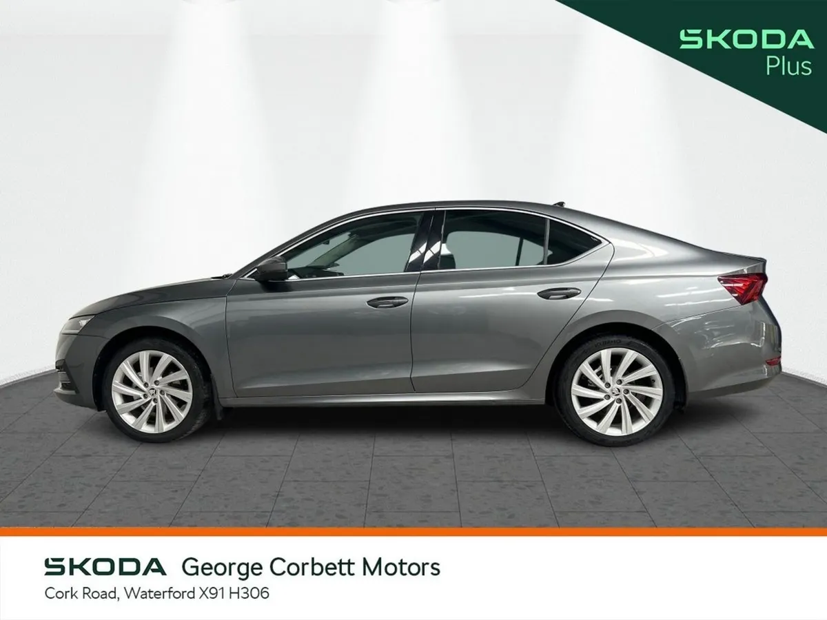 Skoda Octavia Saloon, Diesel, 2024, Grey