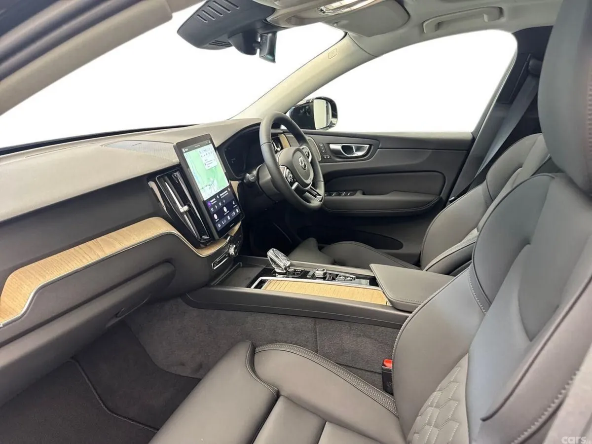 Volvo XC60 SUV, Petrol Plug-in Hybrid, 2026, Black