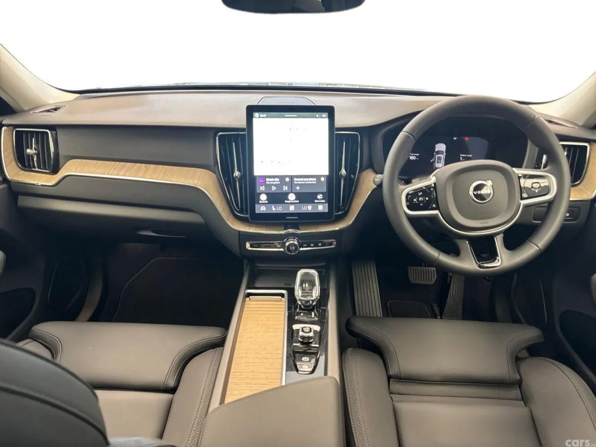 Volvo XC60 SUV, Petrol Plug-in Hybrid, 2026, Black