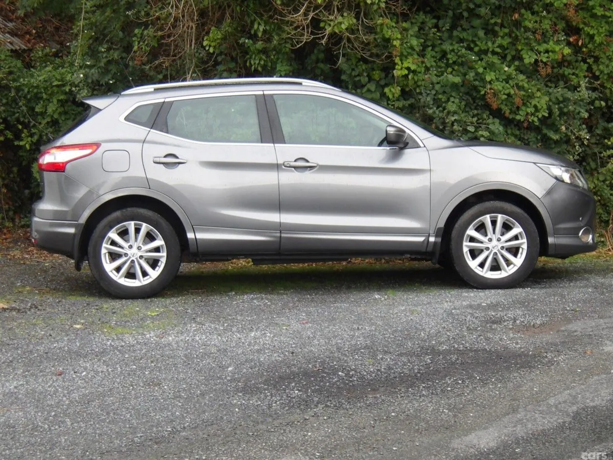 Nissan Qashqai Hatchback, Diesel, 2014, Grey