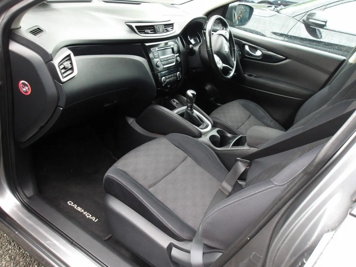 Nissan Qashqai Hatchback, Diesel, 2014, Grey