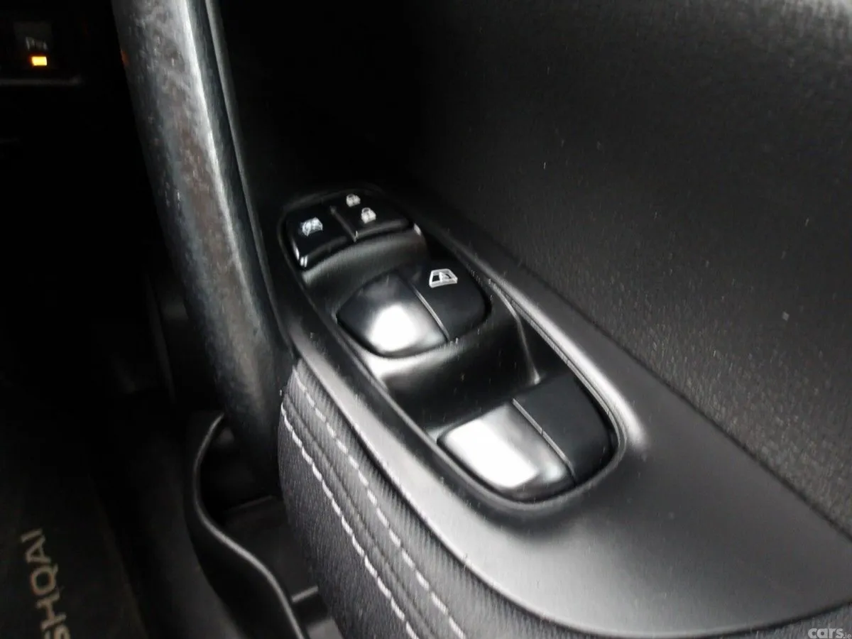 Nissan Qashqai Hatchback, Diesel, 2014, Grey