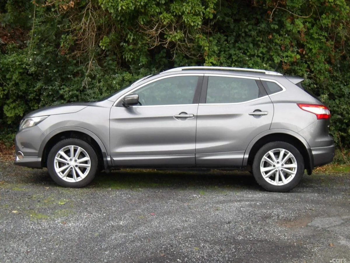 Nissan Qashqai Hatchback, Diesel, 2014, Grey