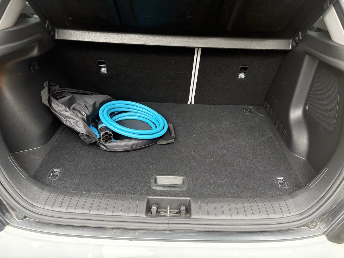 Hyundai KONA MPV, Electric, 2021, White