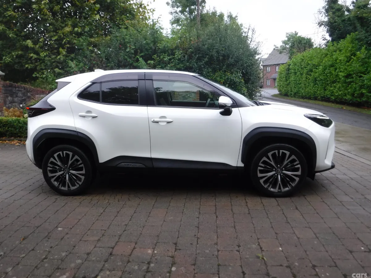 Toyota Yaris Cross SUV, Petrol Hybrid, 2021, White