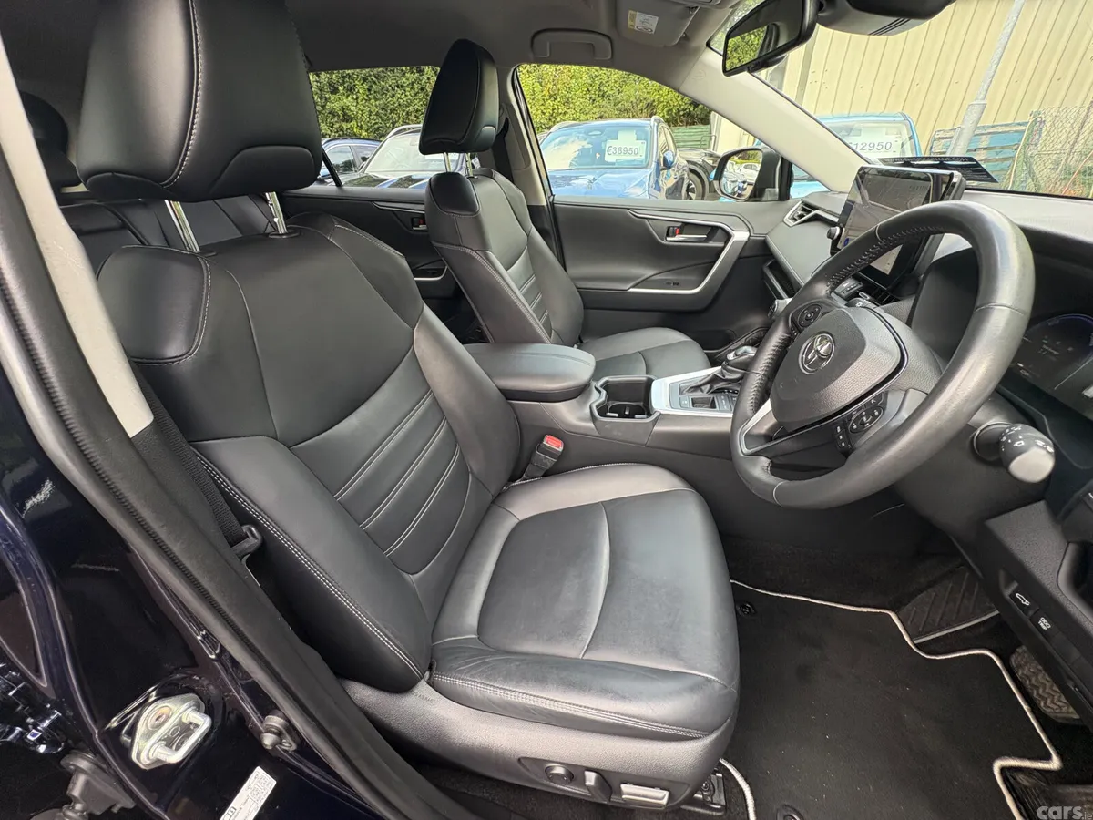 Toyota RAV4 SUV, Petrol Hybrid, 2024, Blue