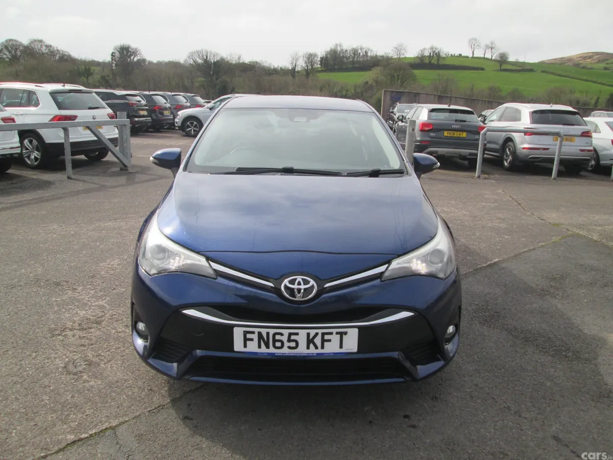 Toyota Avensis Saloon, Diesel, 2015, Blue