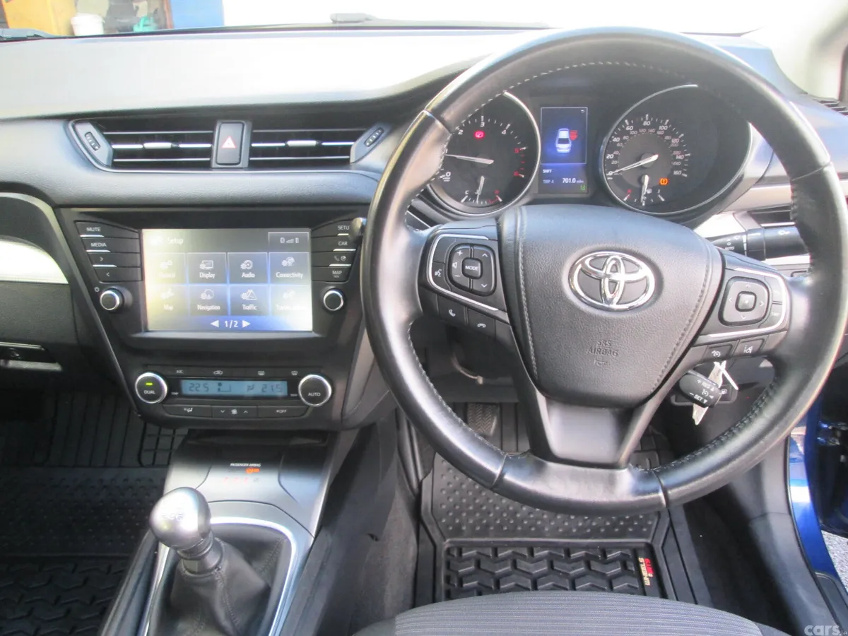Toyota Avensis Saloon, Diesel, 2015, Blue