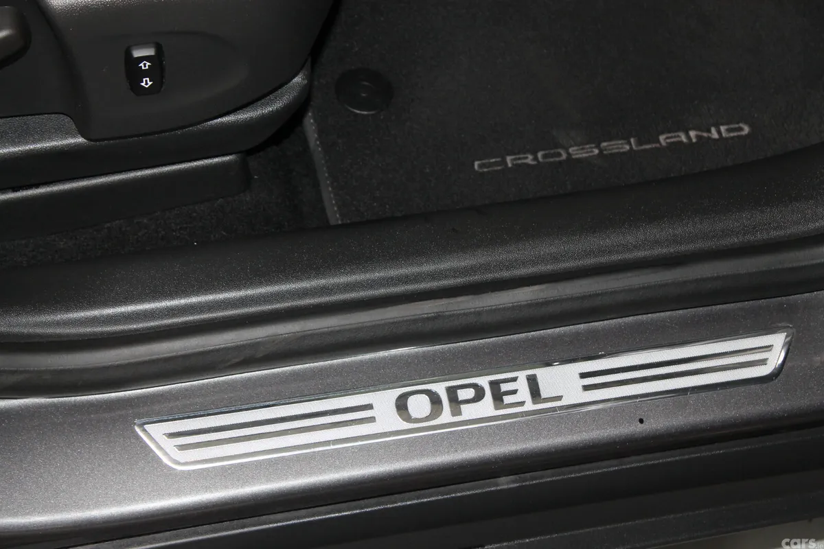 Opel Crossland SUV, Petrol, 2023, Grey
