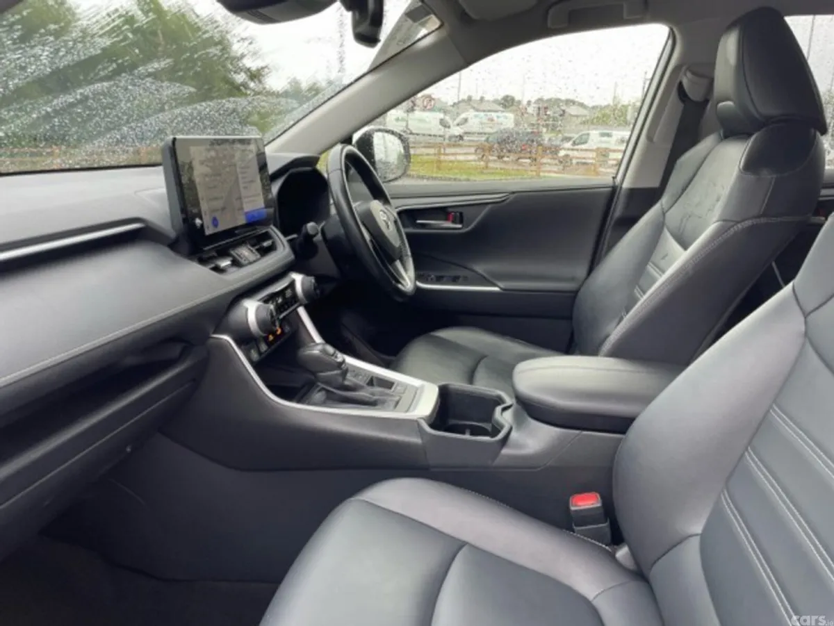 Toyota RAV4 SUV, Petrol Hybrid, 2024, White