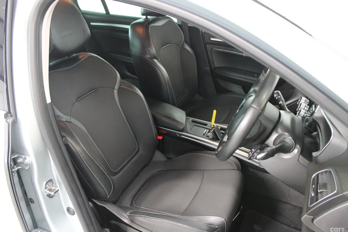 Renault Megane Saloon, Petrol, 2021, Silver
