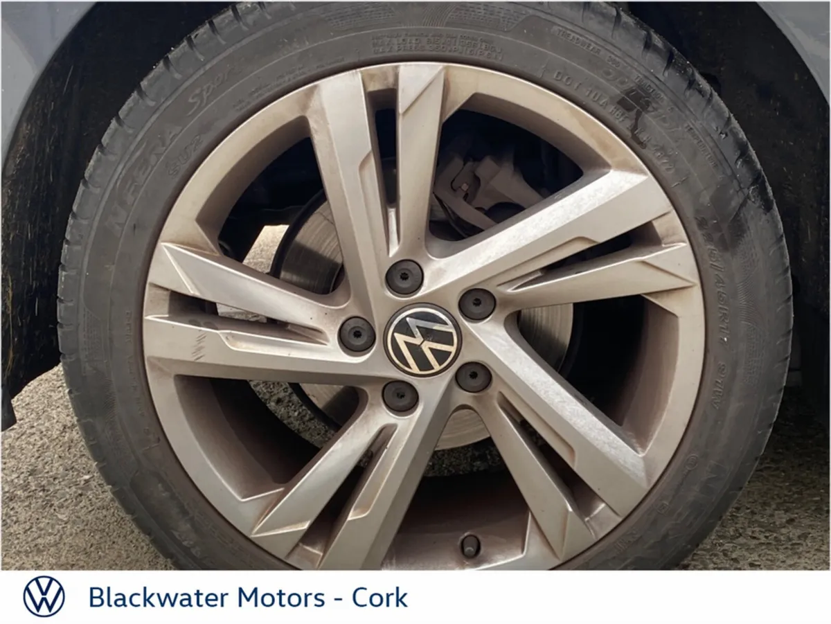 Volkswagen Golf SUV, Petrol, 2023, Grey