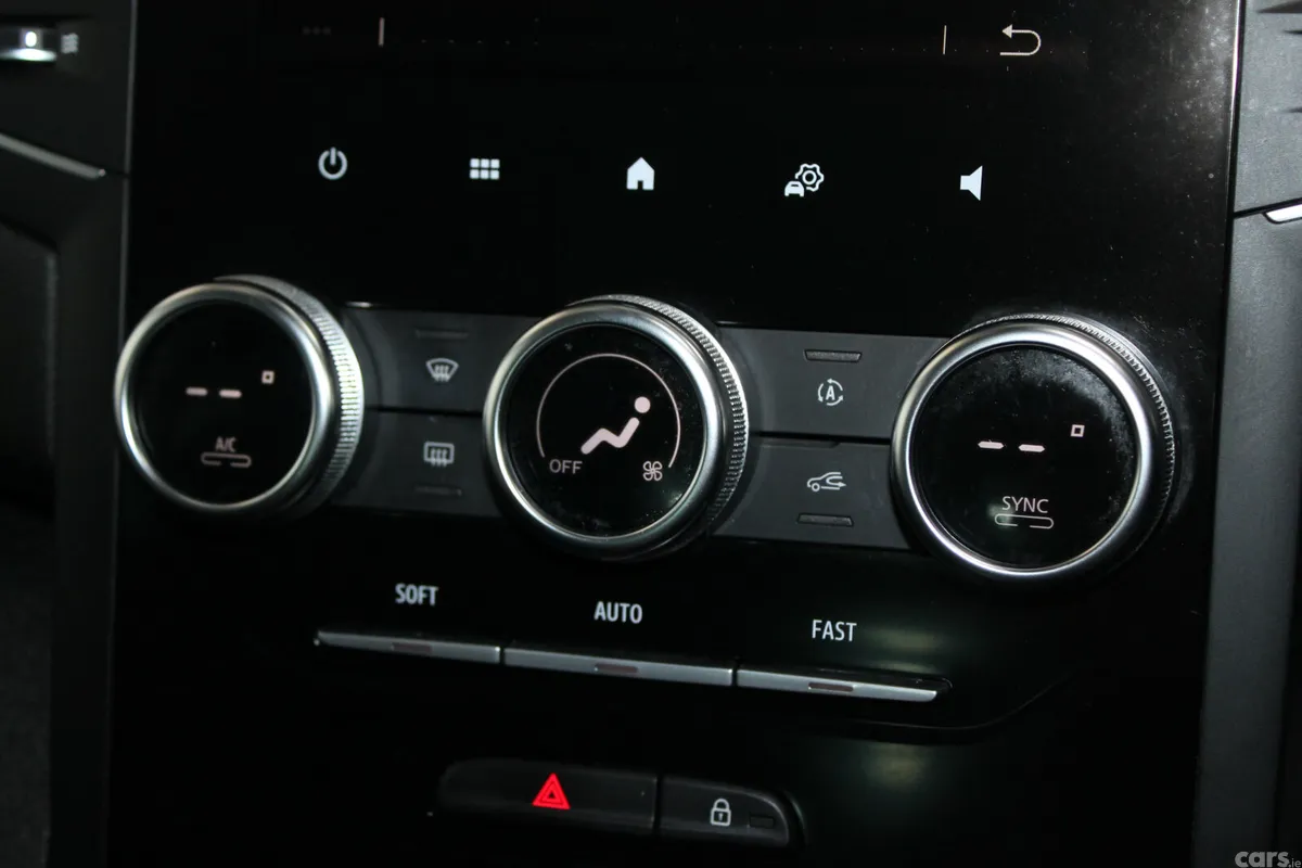 Renault Megane Saloon, Petrol, 2021, Silver