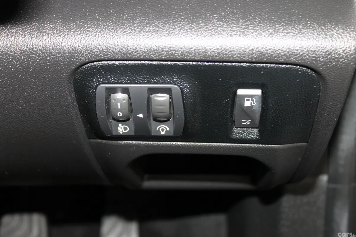 Renault Megane Saloon, Petrol, 2021, Silver