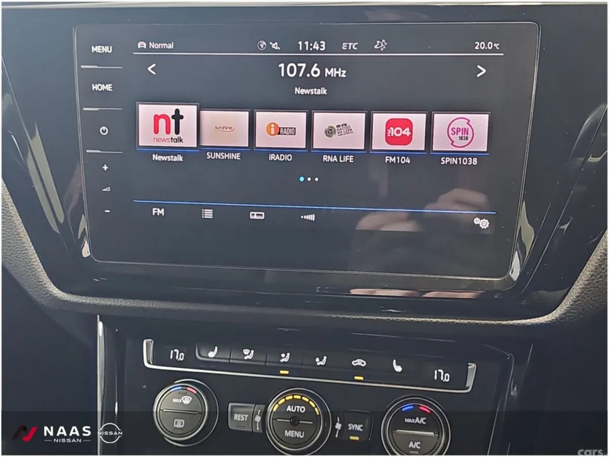 Volkswagen Touran SUV, Petrol, 2018, Blue