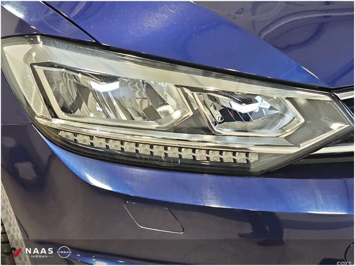 Volkswagen Touran SUV, Petrol, 2018, Blue