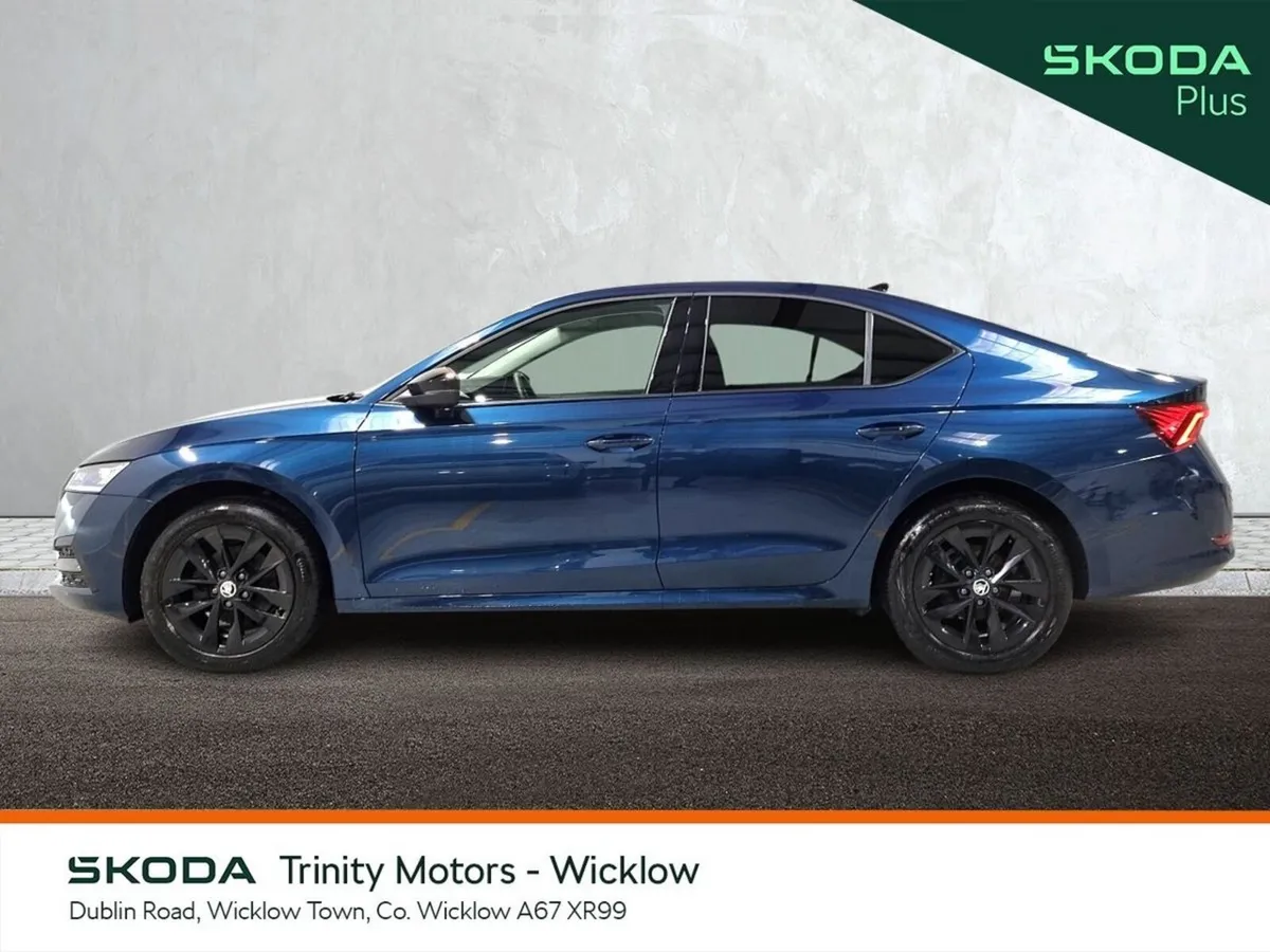 Skoda Octavia Saloon, Diesel, 2024, Blue