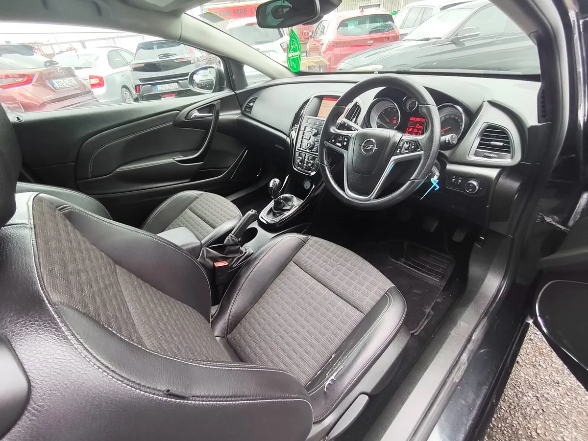 Opel Astra Hatchback, Diesel, 2017, Black