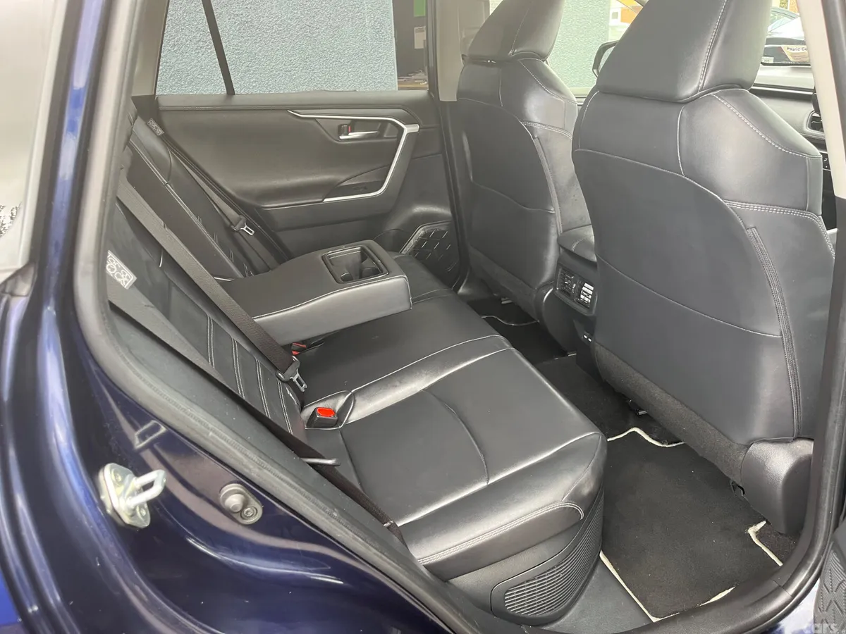 Toyota RAV4 SUV, Petrol Hybrid, 2023, Blue