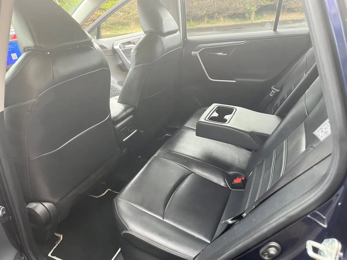 Toyota RAV4 SUV, Petrol Hybrid, 2023, Blue