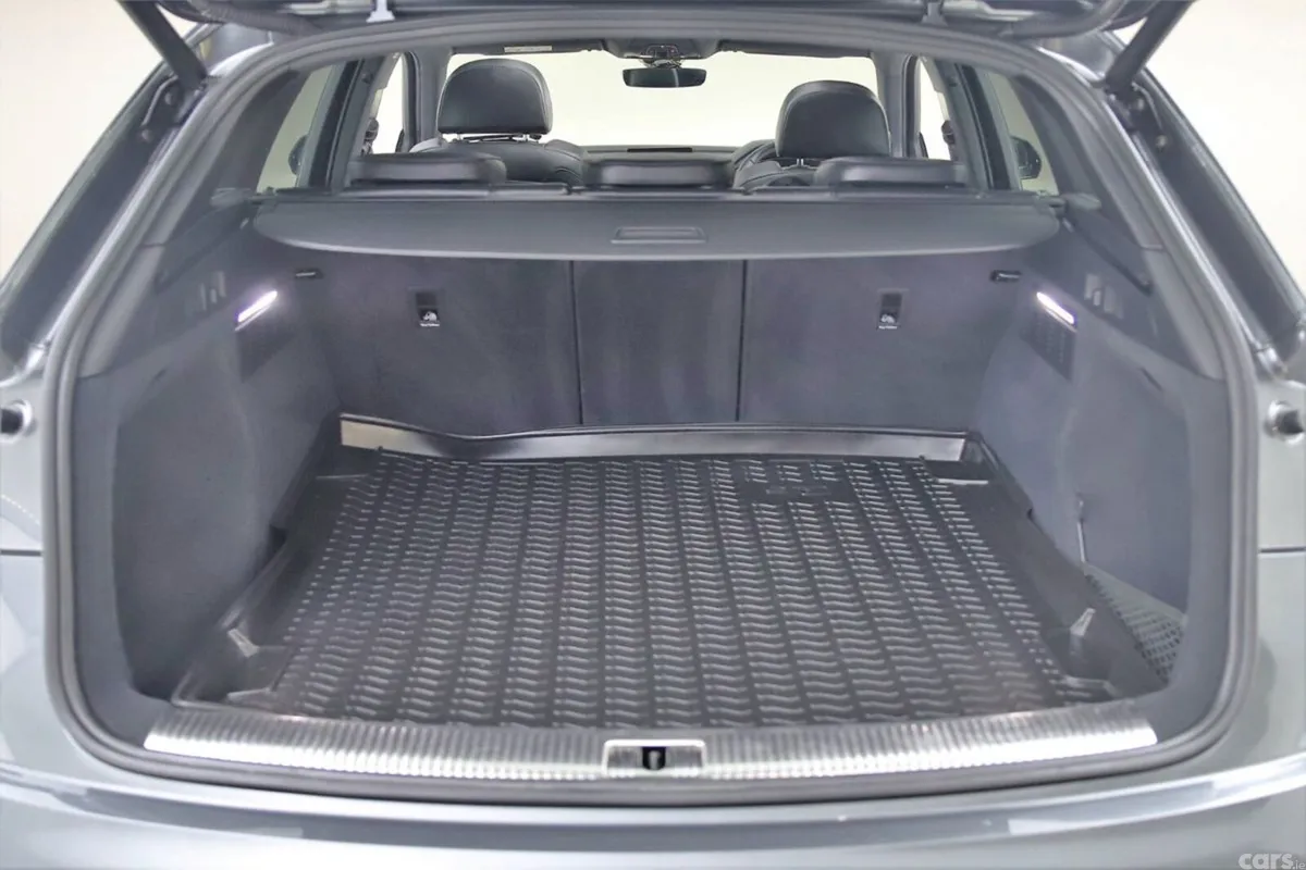 Audi Q5 SUV, Diesel, 2019, Grey