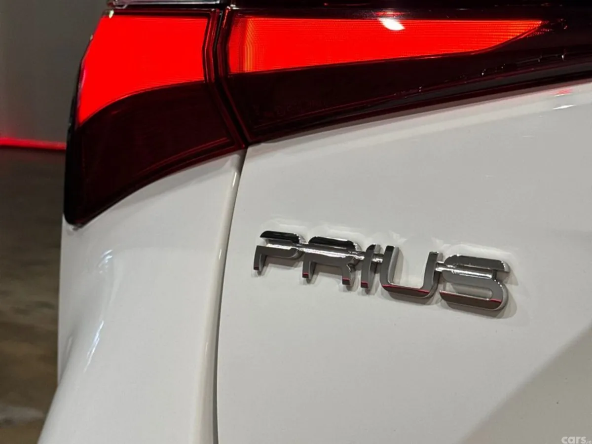 Toyota Prius Hatchback, Petrol Hybrid, 2022, White